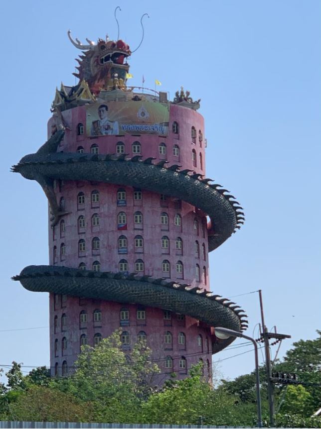 ドラゴン寺（ワットサンプラン）